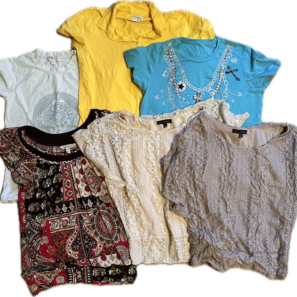 Women’s shirt Lot S, M, 2 Larges and XL